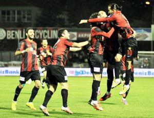 Rakiplere cehennem oldu  