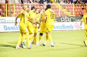 Bu sahneyi daha önce görmüştük