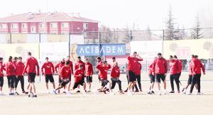 Es Es güç depoluyor