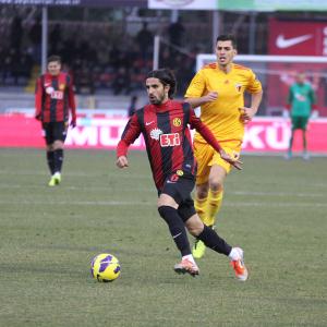 Çabalasa da olmadı