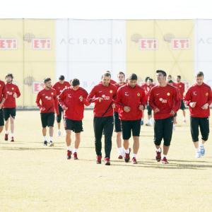 Es Es yara sarmak istiyor