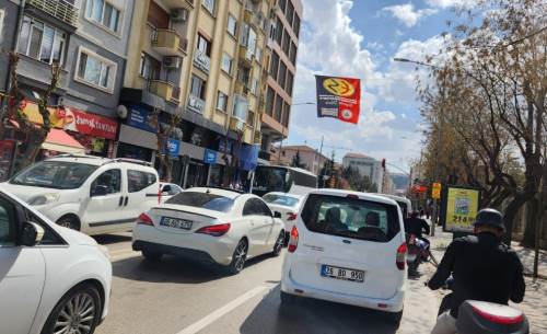Bayram alışverişleri trafiği kitledi