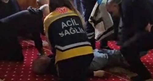 Bayram namazında hayatını kaybetti!