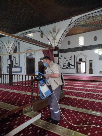 Bayram Öncesi Tüm Camiler Dezenfekte Edildi
