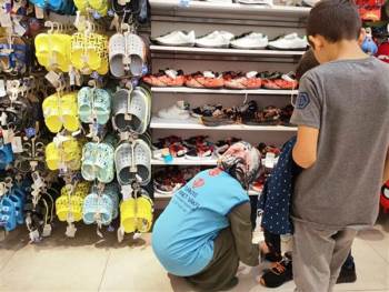 Bayram Öncesi Yetimlerin Yüzleri Güldü
