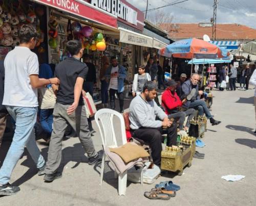 Bayram öncesinde ayakkabı boyacıları umduklarını bulamadılar