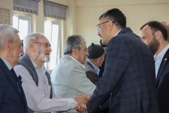 Bayram Sevincini Huzurevi Sakinleri Ve Çocuklarla Paylaştı
