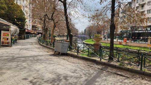 Bayram sonrası Eskişehir'in çarşılarda sakinlik hâkim