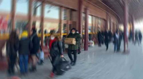 Bayramda dönüş bileti bulamayınca, işinden kovuldu!