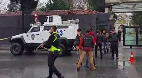 BAYRAMPAŞA'DA ÇEVİK KUVVETE SALDIRI