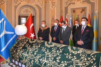 Bbp Genel Başkanı Mustafa Destici, Ertuğrulgazi Türbesinin Ziyaret Etti
