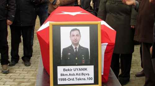 Bekir Uyanık köyünde toprağa verildi