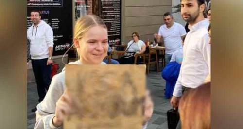 Belaruslu genç kadın taliplerini böyle aradı! 