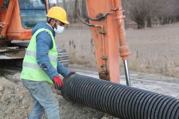 Belediye Alt Yapı Eksikliklerini Tamamlıyor
