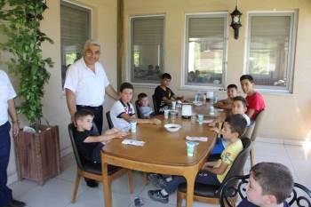 Belediye Başkanı Çalışkan, Yaz Kur’An Kursu Öğrencileriyle Yemekte Buluştu
