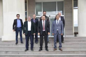 Belediye Başkanları Maske Ve Sosyal Mesafe Kuralına Uymadı
