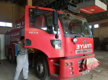 Belediye Hizmet Araçları Dezenfekte Edildi
