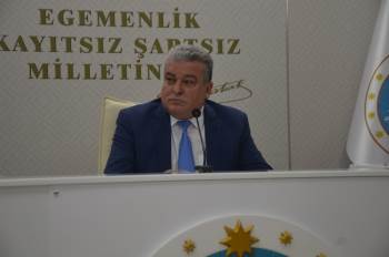 Belediye Meclisinde "Meclisi Kim Yönetecek" Tartışması
