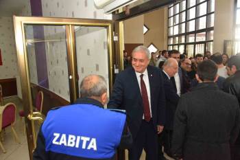 Belediye Personeliyle Bayramda Bir Araya Geldi
