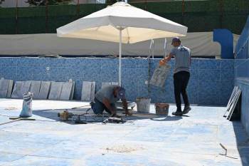 Belediye Yüzme Havuzu Minikler İçin Hazırlanıyor
