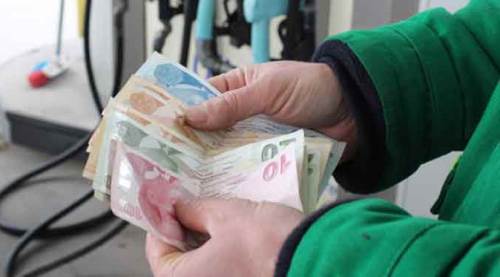 Benzin fiyatında hareket dinmiyor, bugün de...