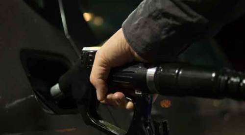 Benzin fiyatında indirimin ardından, yeniden zam!