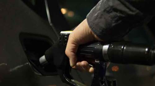 Benzin ve motorine yeniden zam!