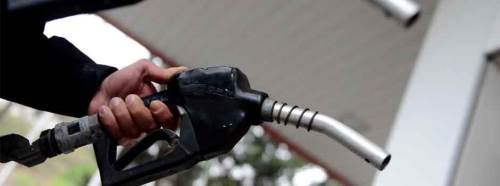 Benzine beklenen indirim geldi! İşte yeni fiyatlar...