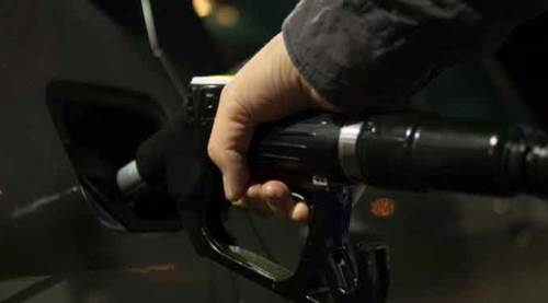 Benzine bir zam daha geliyor! Bu gece yarısından itibaren...