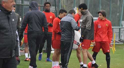 Bere ve eldivene hücum