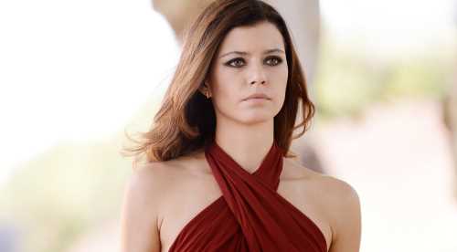 BEREN SAAT'İN HEYKELİ DİKİLECEK