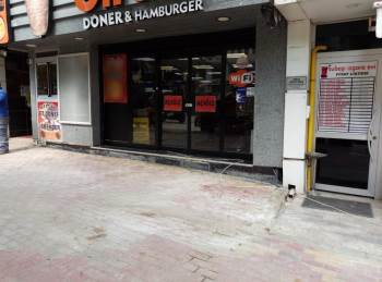 Beton Dökülen Kaldırım Eski Haline Getirildi
