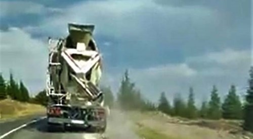 Beton mikseri Eskişehir'de tehlike saçtı