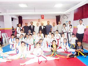 Beyaz Altın kuşak bağladı