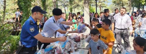 Beylikova'daki Kur'an kurslarının kapanışında öğrencilere hediyeler verildi