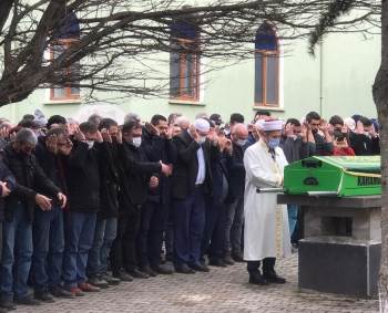 Bıçaklanarak Öldürülen İyi Parti Şaphane İlçe Başkanı Toprağa Verildi
