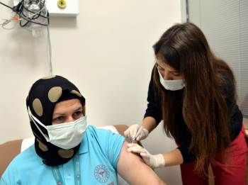 Bilecik, Korona Virüs Aşılamasında ‘Mavi’ Kategoriye Geçti
