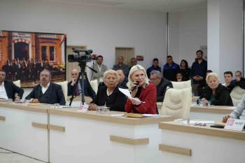 Bilecik Belediye Meclisine, 19 Ayda Alınan 322 İşçinin Sayısı Tartışmalara Neden Oldu
