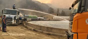 Bilecik İtfaiyesi Yangın Bölgesinde Mücadeleye Devam Ediyor
