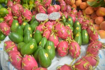 Bilecik Pazarında ’Ejder’ Meyvesi
