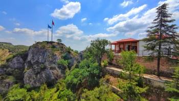 Bilecik Şeyh Edebali Türbesi Ziyarete Kapatıldı
