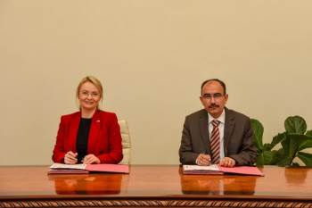 Bilecik Şeyh Edebali Üniversitesi İle Kızılay Arasında Protokol İmzalandı
