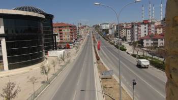 Bilecik’Te 17 Günlük ’Tam Zamanlı’ Kısıtlamada Sokaklar Boş Kaldı
