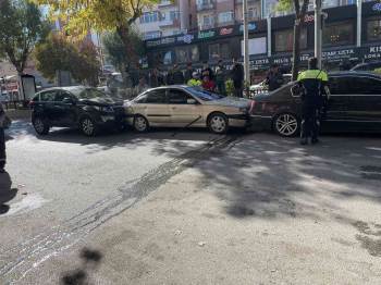 Bilecik’Te 4 Aracın Karıştığı Zincirleme Trafik Kazası
