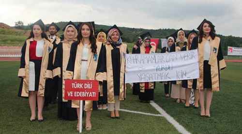 Bilecik'te 415 öğrenci kep attı