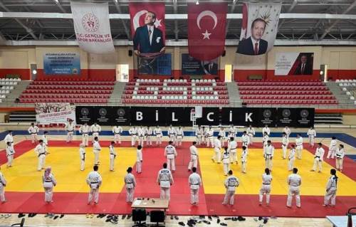 Bilecik’te 58 judocu Dan sınavında ter döktü! 15 sporcu kenti temsil etti