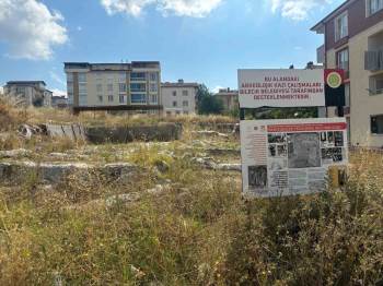 Bilecik’Te 9 Bin Yıllık Yaşam Alanı Otluğa Döndü
