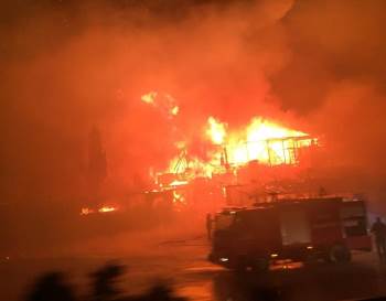 Bilecik’Te Benzinlik Yanında Çıkan Yangın Benzinliğe Sıçradı
