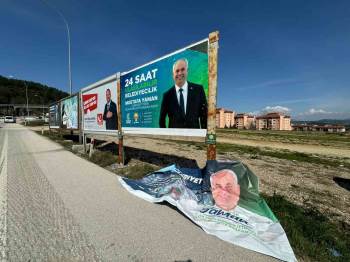 Bilecik’Te Billboardlara Saldırı
