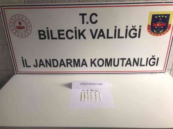 Bilecik’Te Bir Araçta 54 Adet Uyuşturucu Hap Ele Geçirildi
